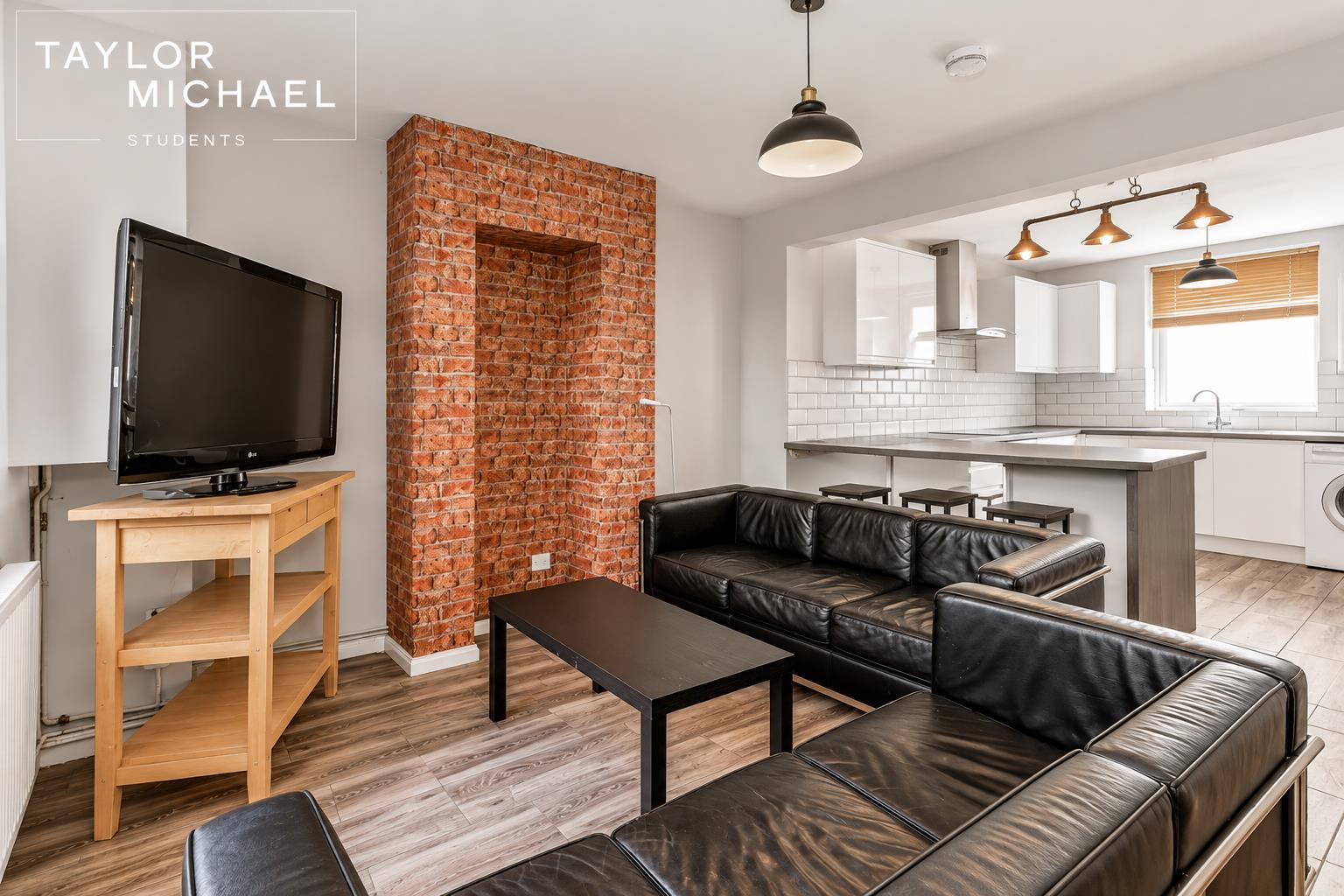 Open Plan Living Room/Kitchen